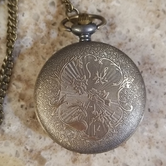 LAST 1🆕️Corpse bride antique bronze chain watch - Picture 2 of 6